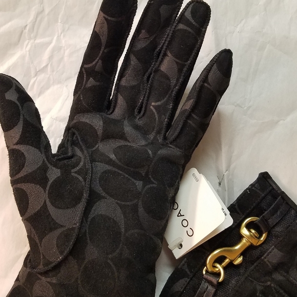 Coach black suede logo gloves. NWT. Vintage. Size 6.5 - Picture 4 of 8